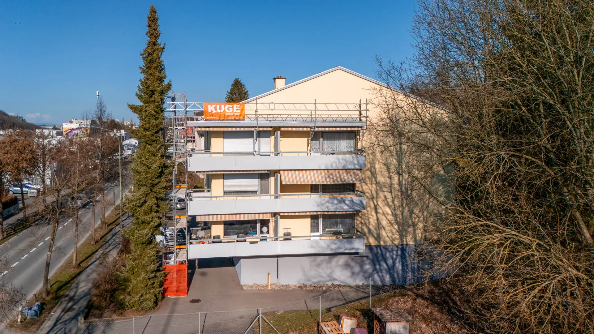 Fassadengerüste im Kanton Freiburg – Foto: KUGE Bau AG