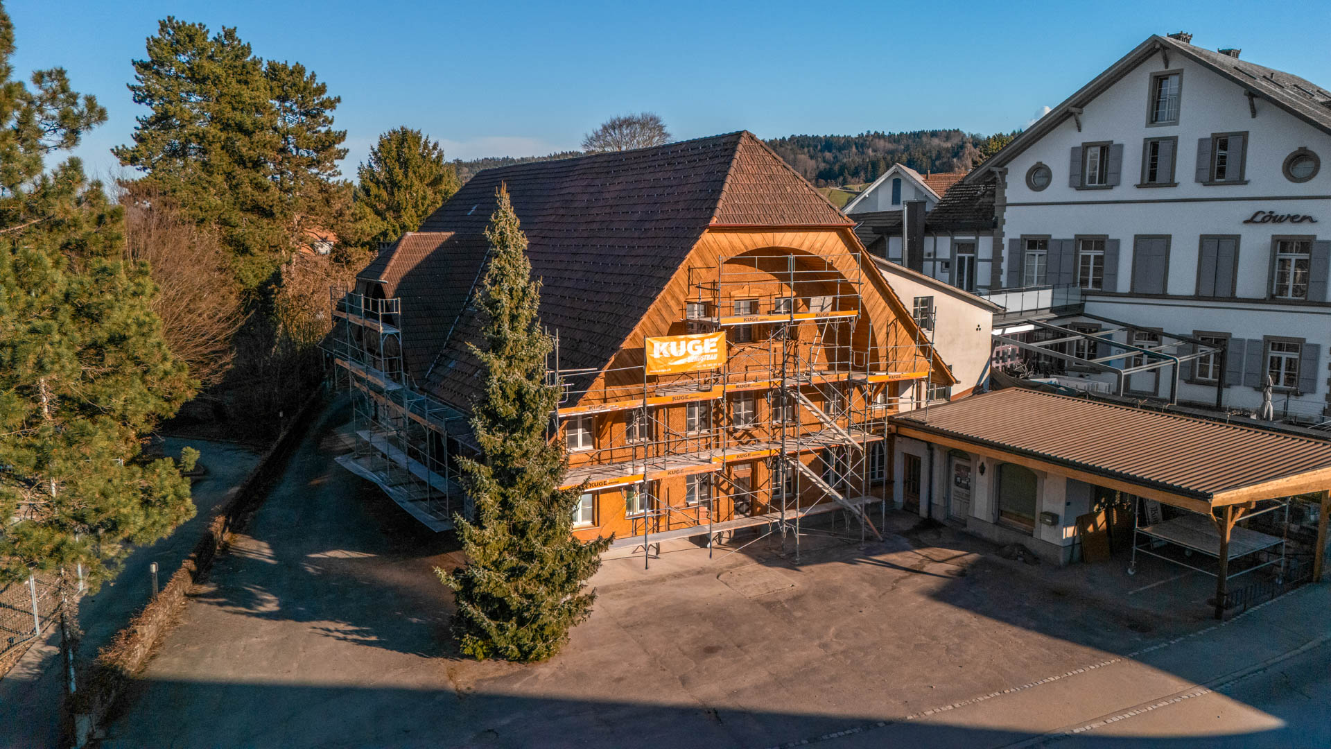 Gerüst an einem Wohnhaus in Freiburg – Foto: KUGE Bau AG