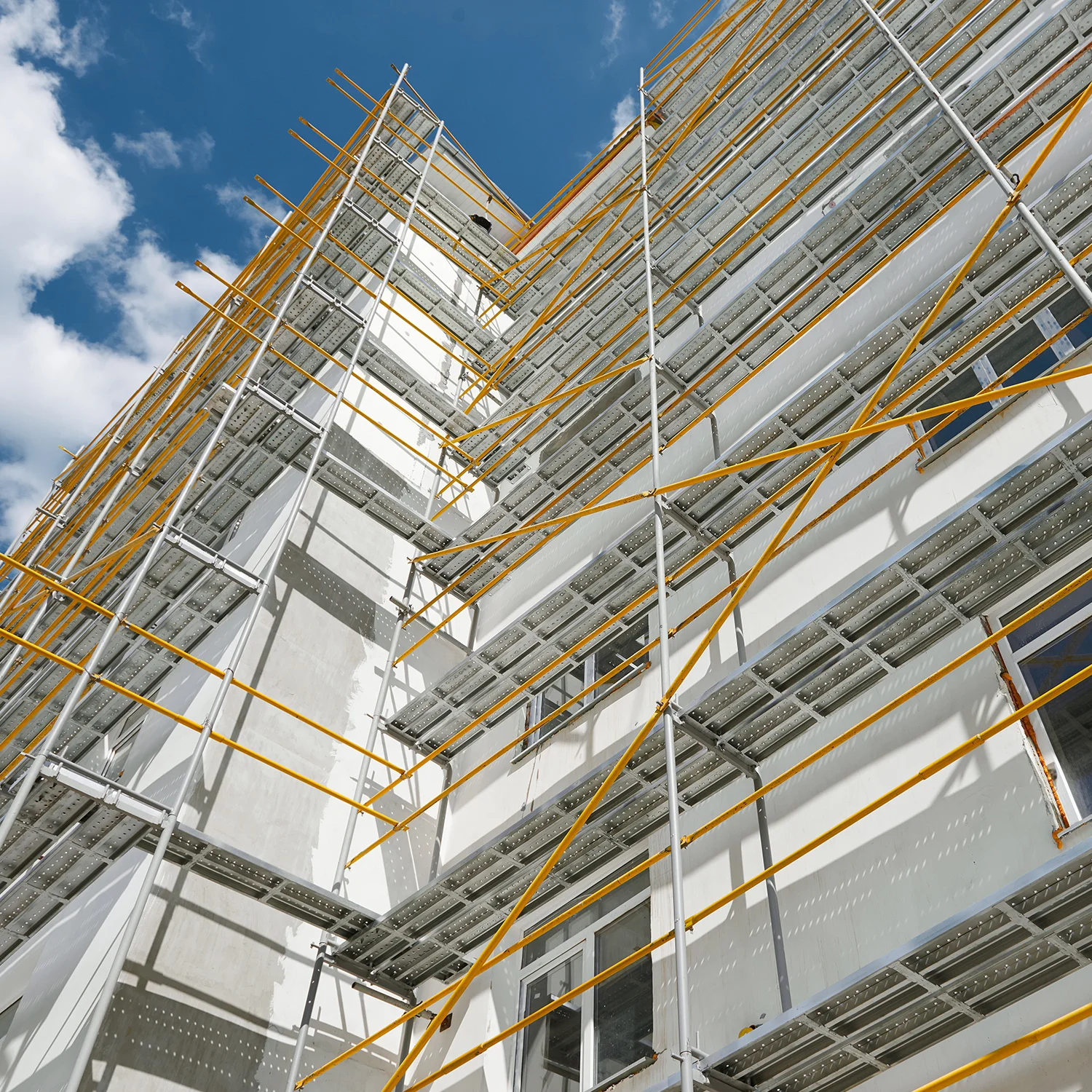 Spezialgerüst-Montage für Industrieprojekt in Freiburg – Foto: KUGE Bau AG