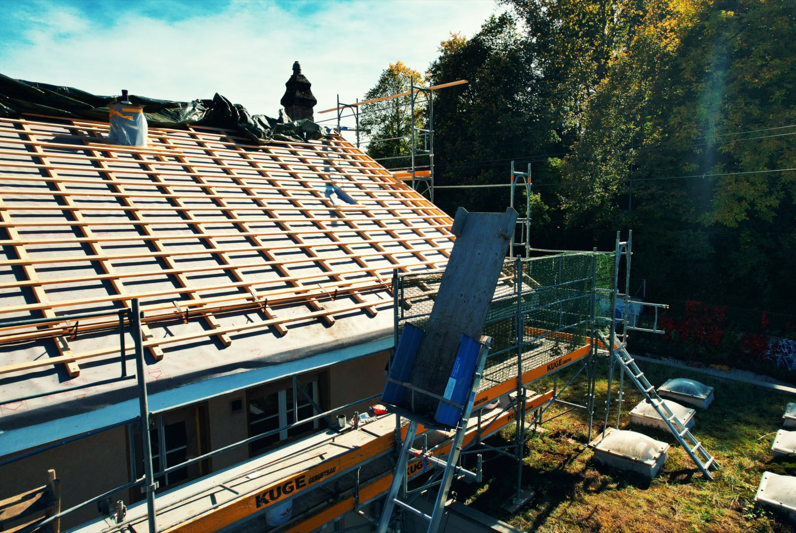 Gerüstbau in der Stadt Freiburg – Foto: KUGE Bau AG